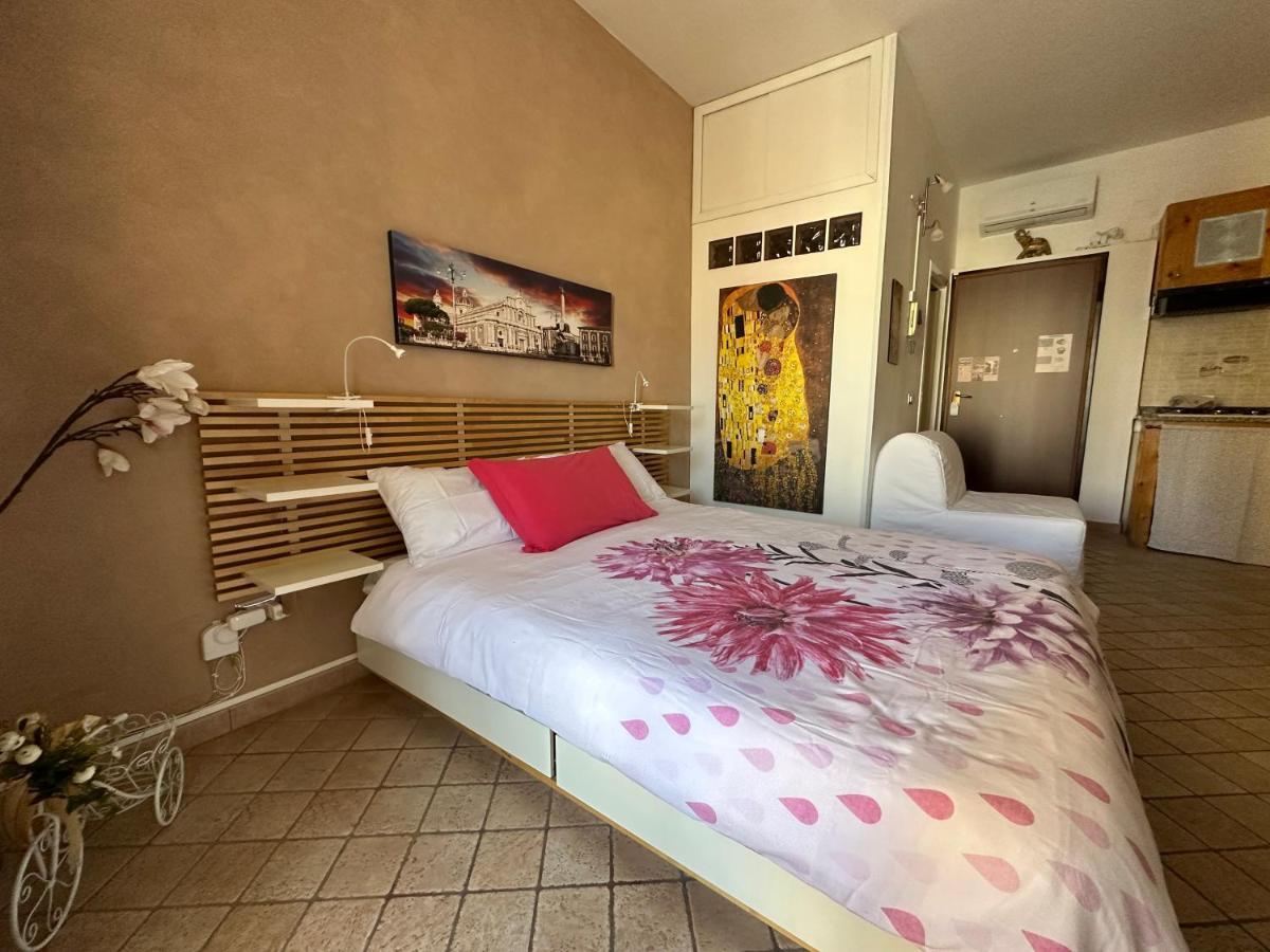 The Civita Apt Town Center Катания Экстерьер фото
